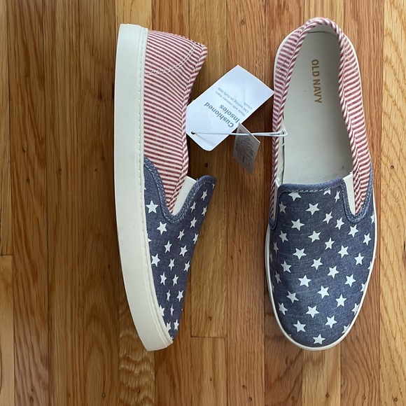 NWT Old Navy Patriotic Stars an Stripes sneakers. - Picture 2 of 2